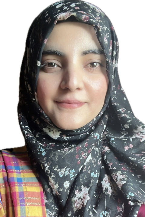 Iqra Ameer headshot