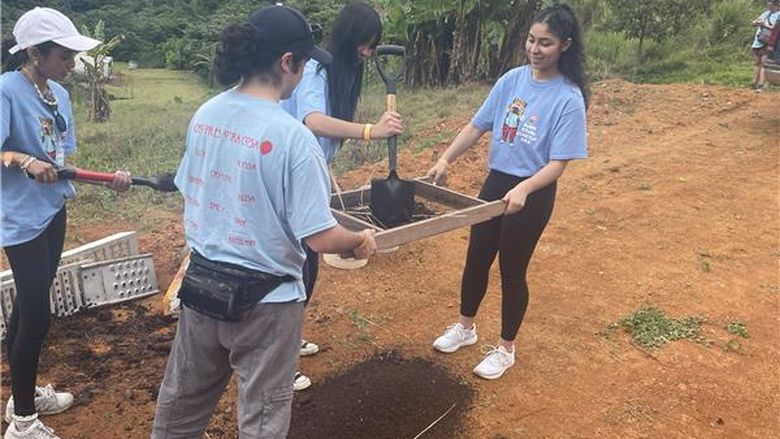 Students doing volunteer work 