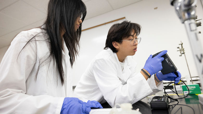 students working on chem lab project