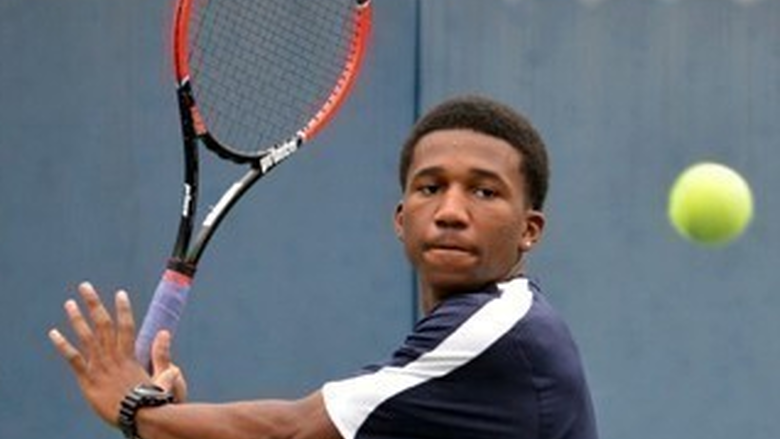 Abington men's tennis player
