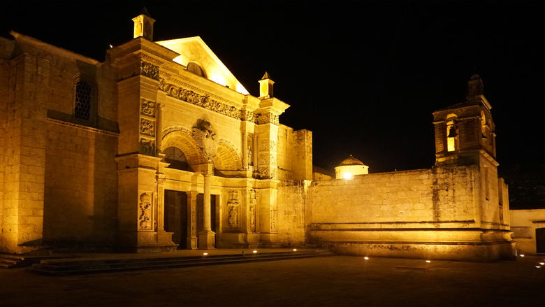 Catedral Primada de America at night