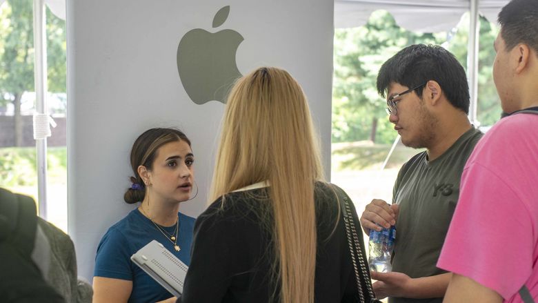 Local employer speaks with students at 2022 Part-Time Employment Fair at Penn State Abington