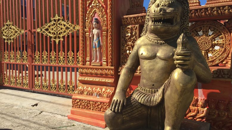 Temple guardian statue